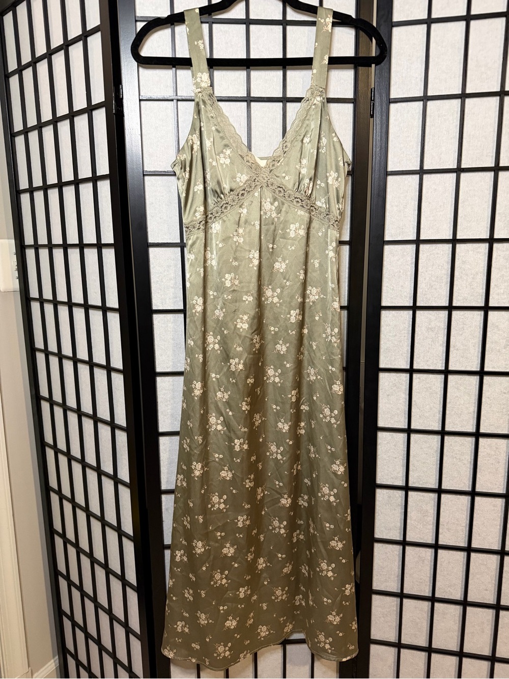 Altar’d State Floral Lace Trim Silk Slip Dress in Sage Green M - Picture 2 of 6
